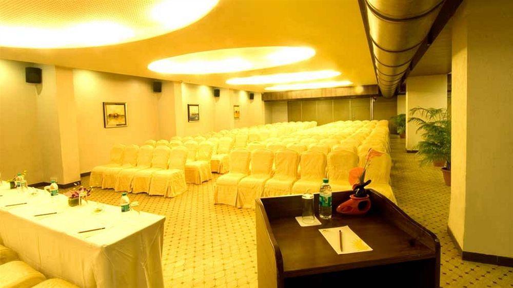 Sai Palace Hotel Мумбаї Екстер'єр фото