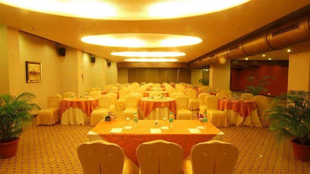 Sai Palace Hotel Мумбаї Екстер'єр фото